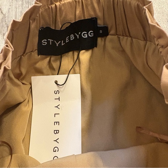 Style By GG Tan Shorts Small - Picture 2 of 3